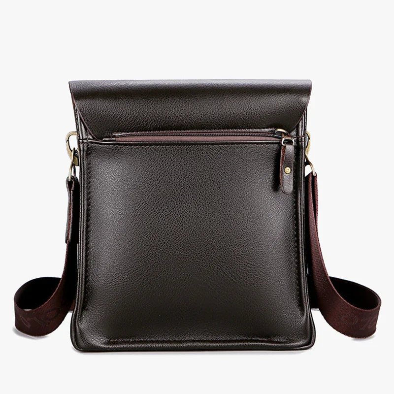 Bolso de hombro, tendencia masculina inclinada y vertical.